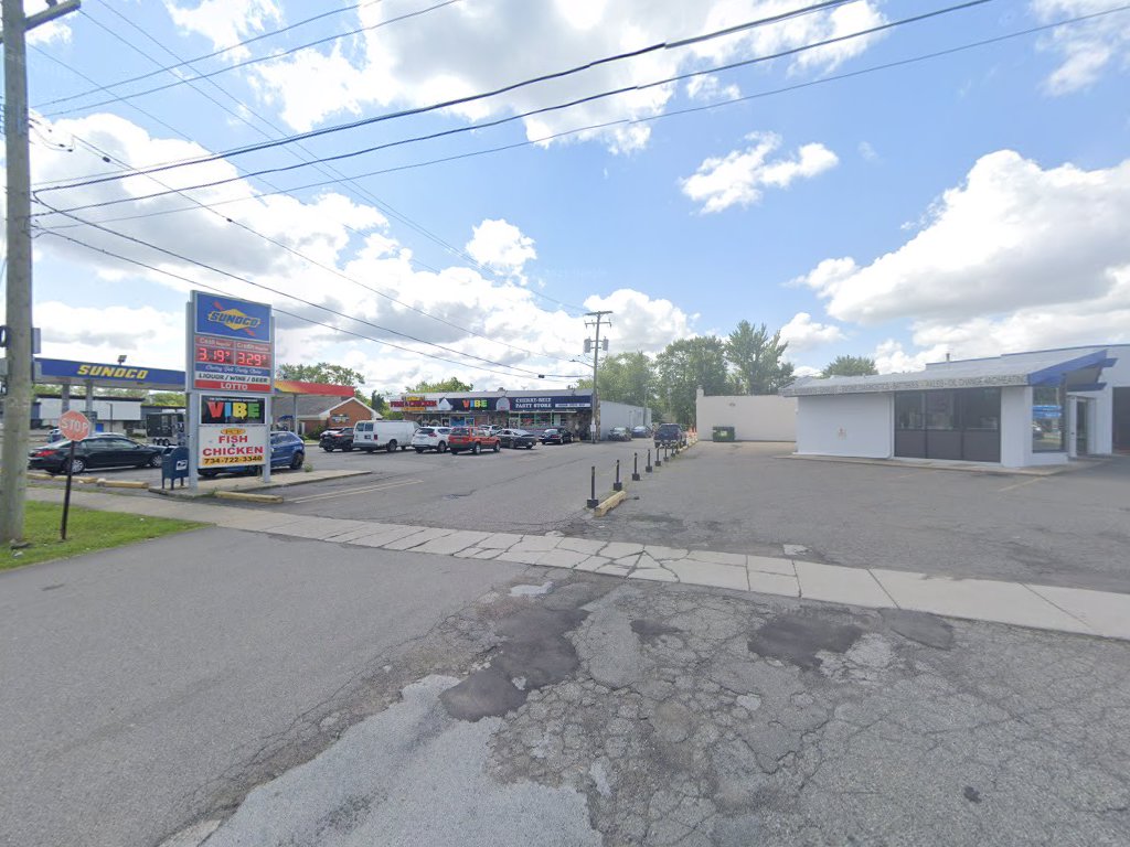 Cherry-Belt Party Store — photo