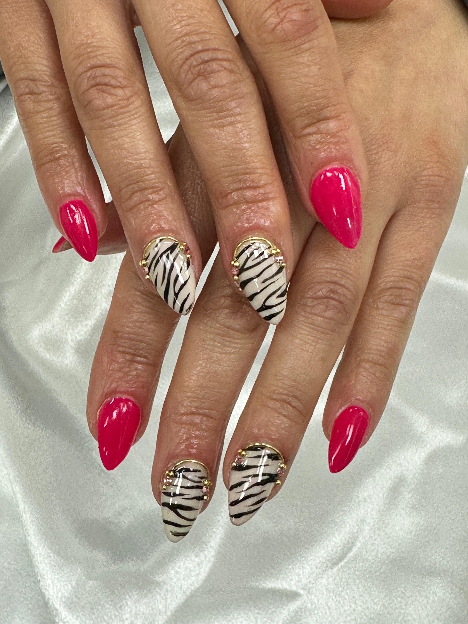 Glam House Nails in Inkster